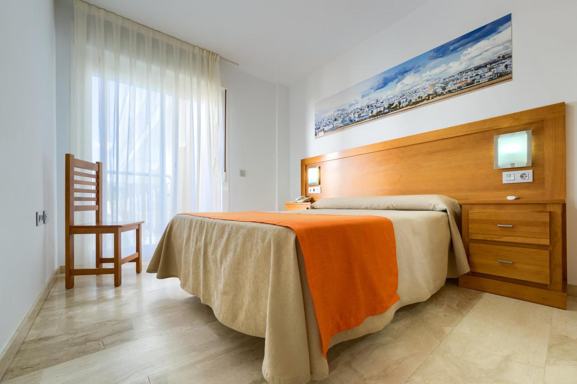 Hotel Apartamentos Loto Conil Conil De La Frontera Buitenkant foto