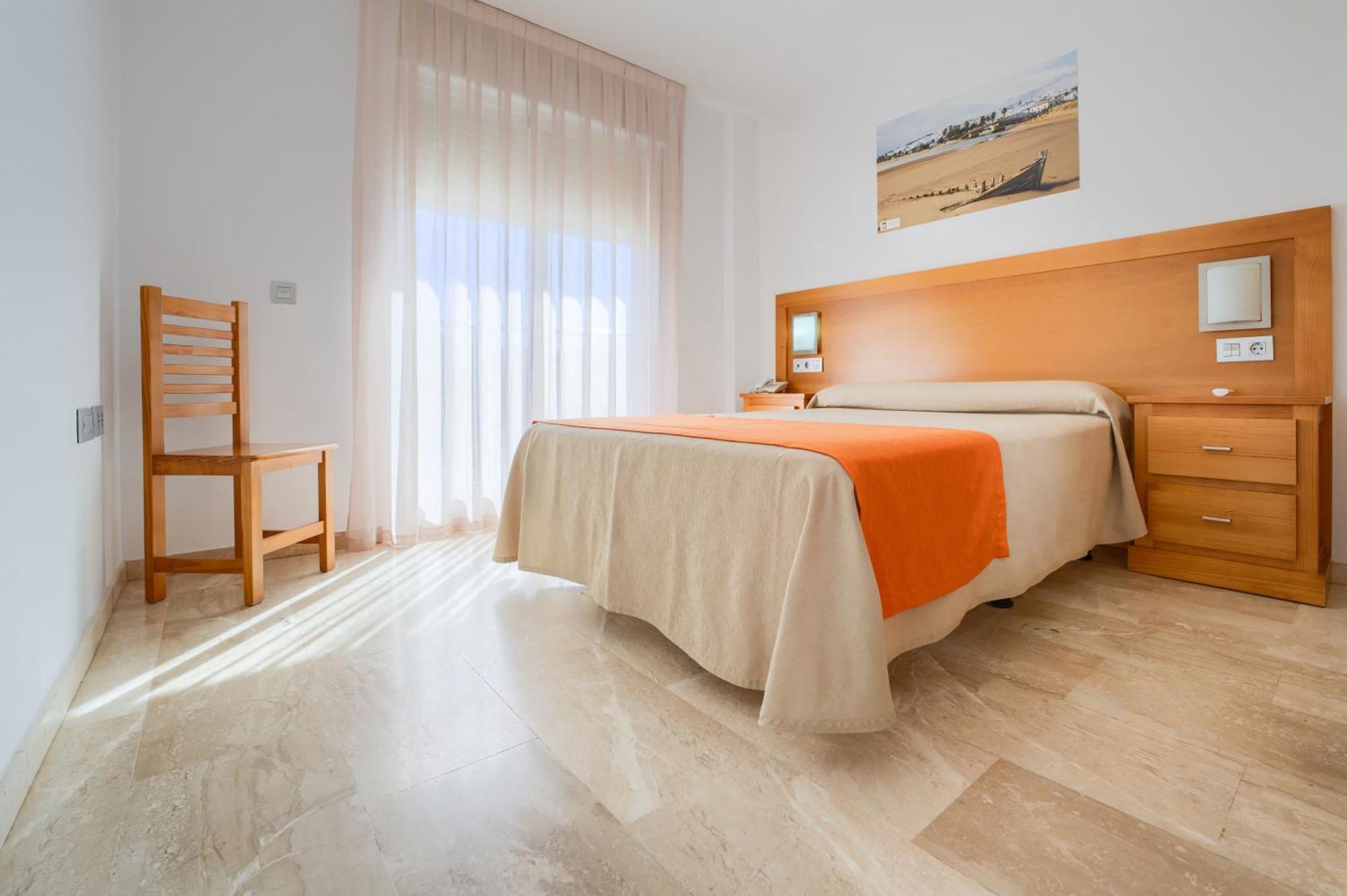Hotel Apartamentos Loto Conil Conil De La Frontera Buitenkant foto