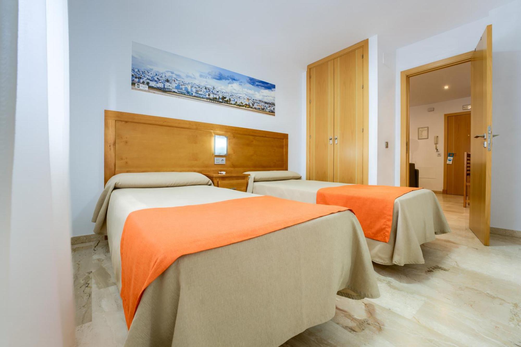 Hotel Apartamentos Loto Conil Conil De La Frontera Buitenkant foto